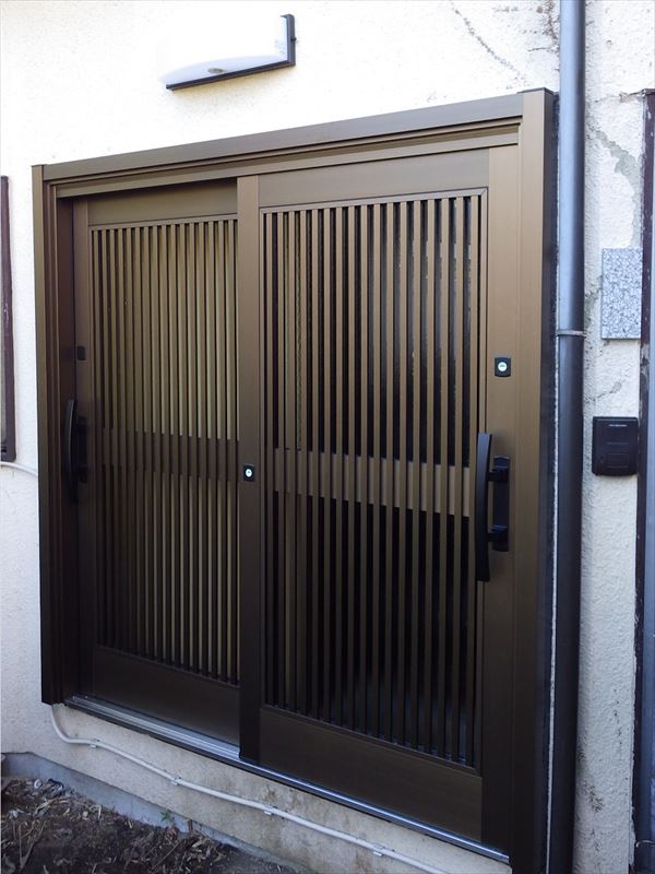 窓サッシを玄関にお取替え! 窓サッシを玄関にお取替え!